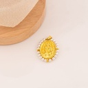 Dije medalla religiosa con perlas baño 18k